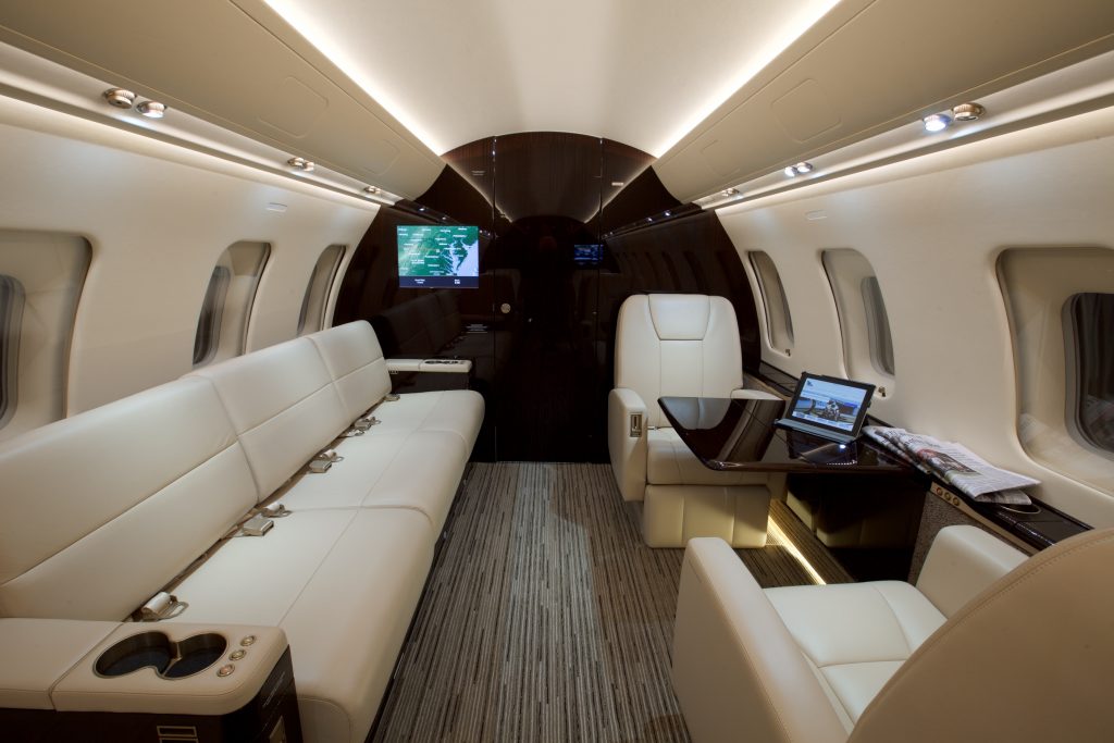 CL605 int2 - Private Jet Charter