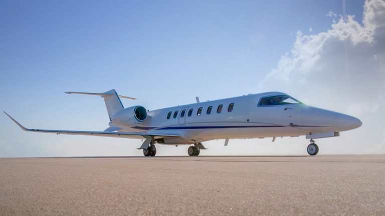 Learjet 75