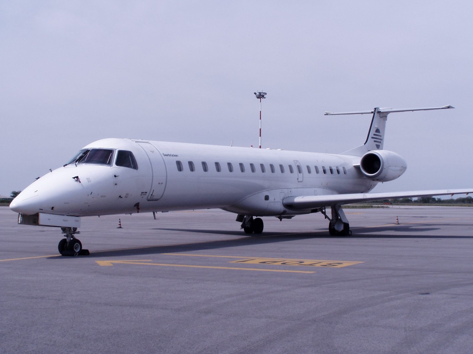hire-an-embraer-erj-145xr-private-jet-charter