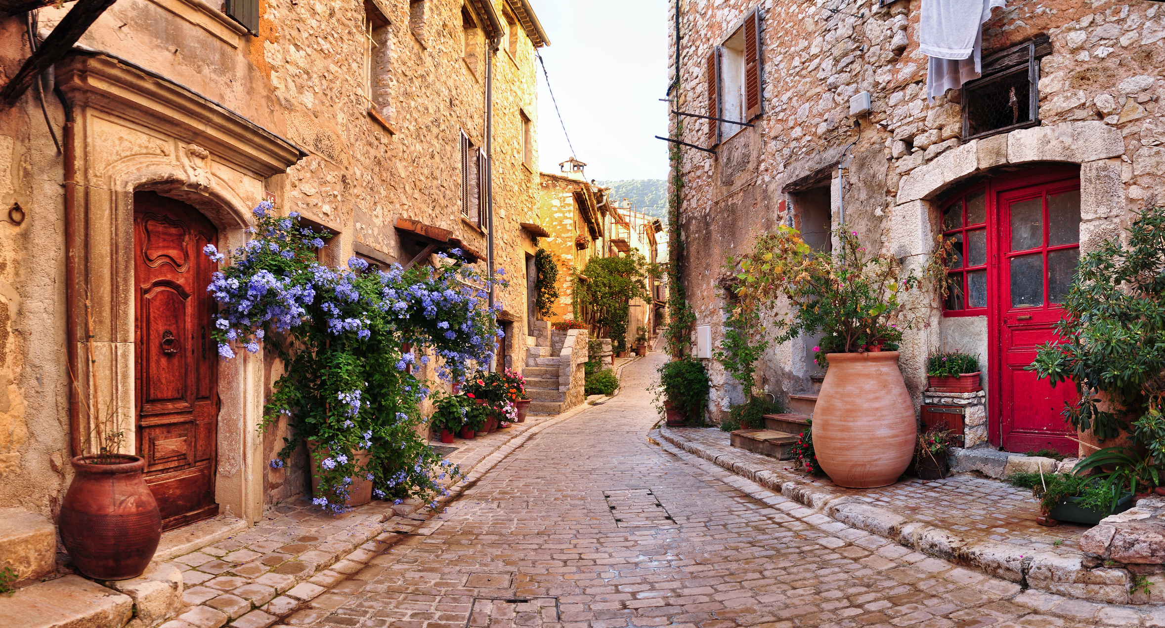 Image of French Riviera Street