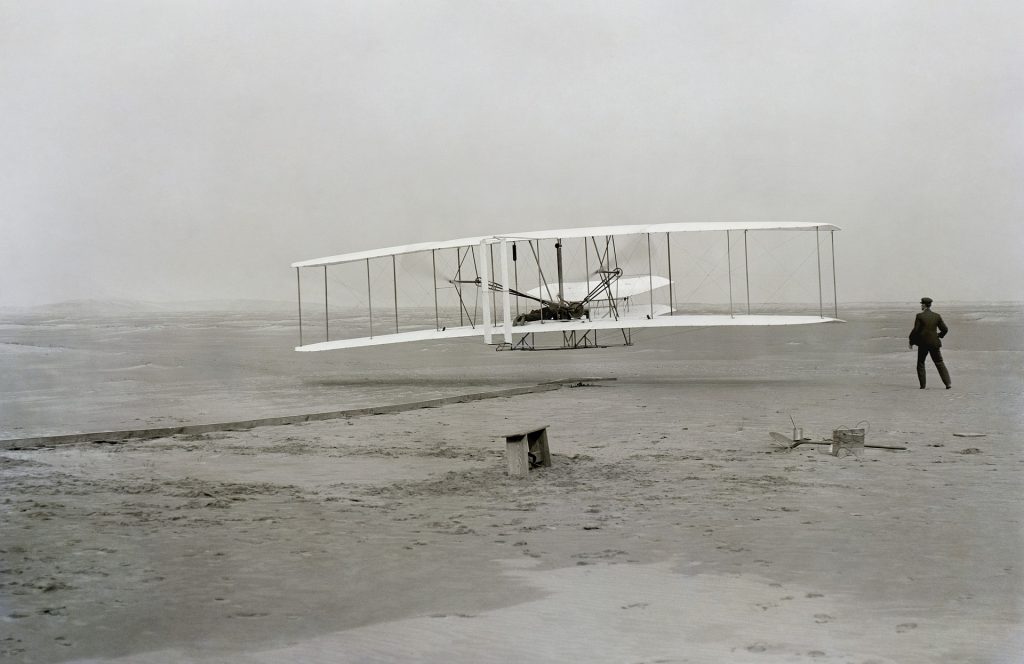 famous aviators, the wright brother’s maiden flight