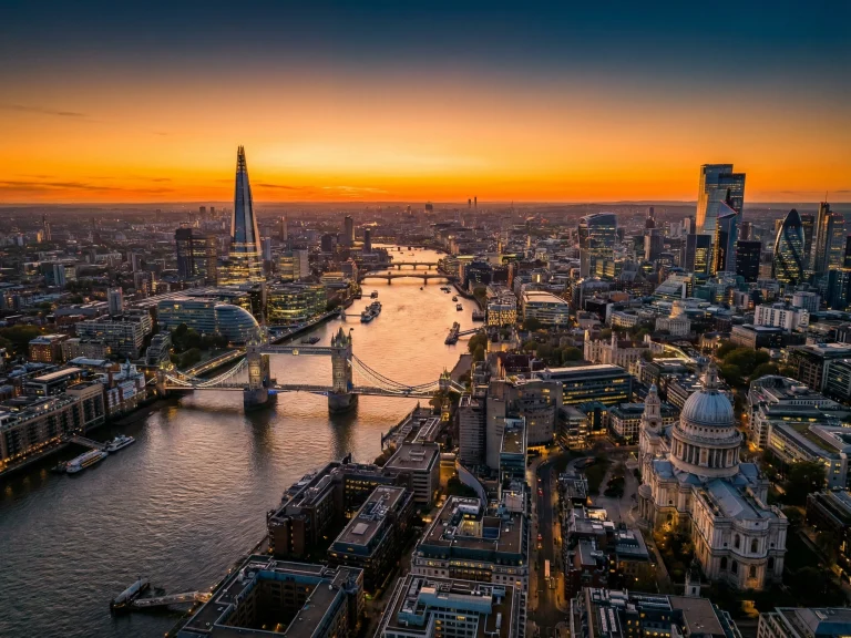 London and Las Vegas Private Jet Flights